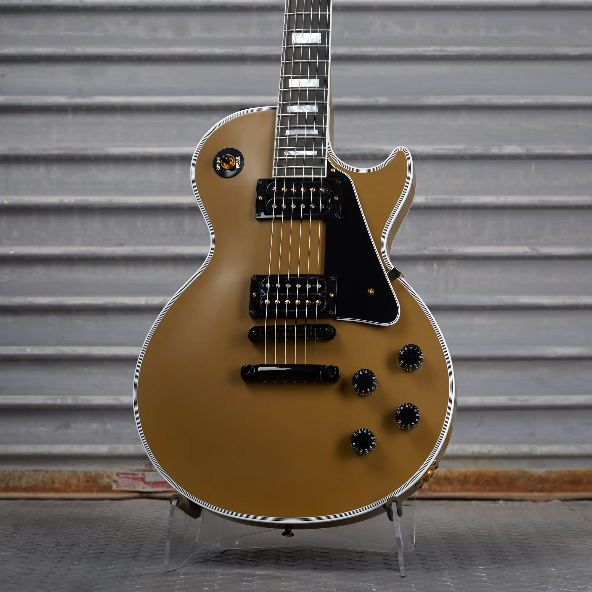 703-les-paul-custom-beauty-in-the-beige-1.jpg