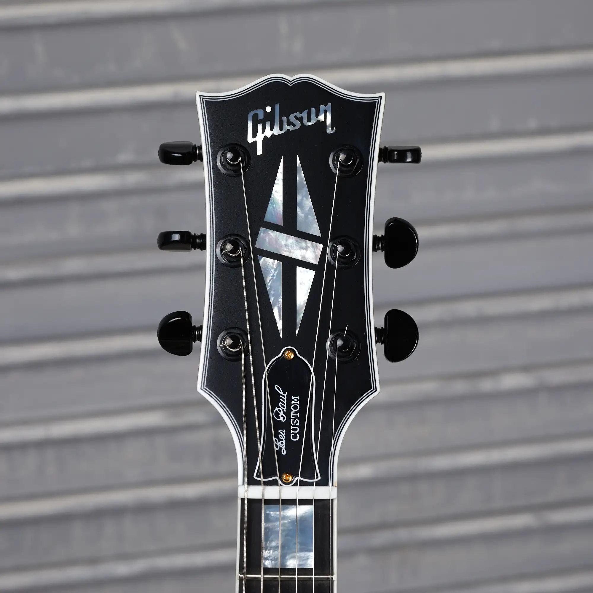 703-les-paul-custom-beauty-in-the-beige-1.jpg