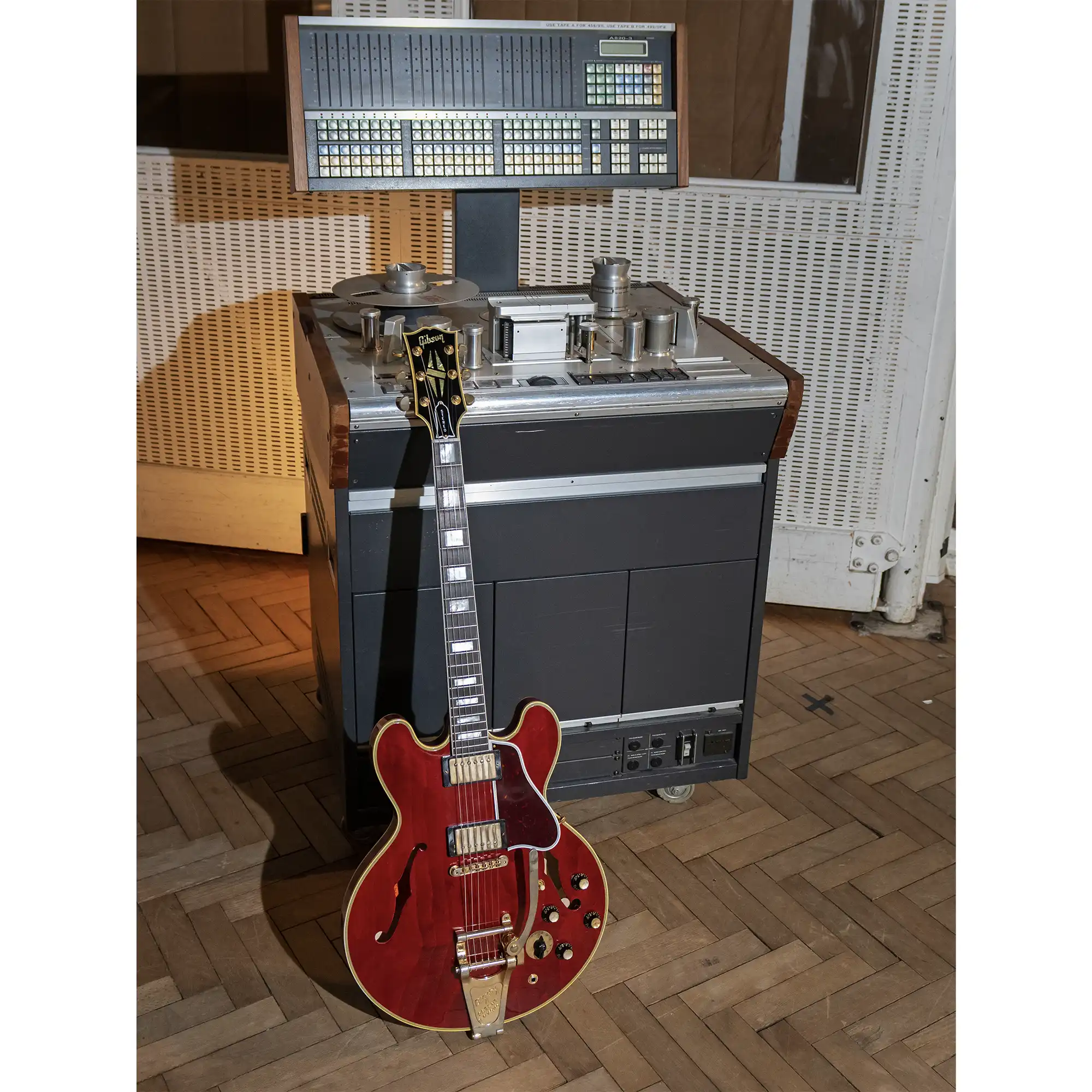 765-noel-gallagher-1960-es-355-60s-cherry-murphy-lab-aged-1.jpg